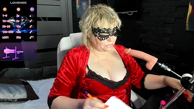 LaylaLayla7 online show from January 14, 2026, 6:41 am