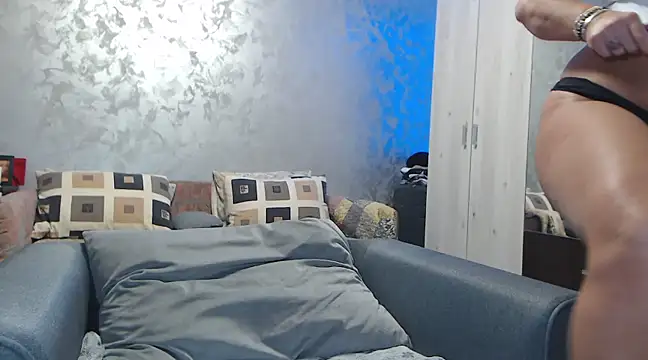 RosesandLillies online show from January 18, 2025, 10:28 pm