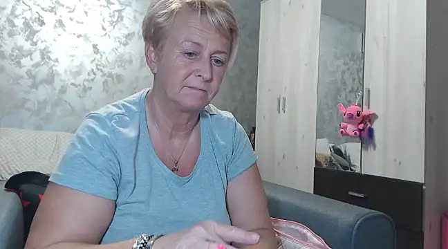 RosesandLillies online show from February 12, 2025, 5:16 pm