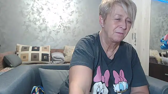 RosesandLillies online show from February 17, 2026, 6:14 pm