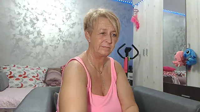 Snapshot of RosesandLillies chatting on May 28, 2026, 5:10 pm RosesandLillies online show from May 28, 2026, 5:10 pm