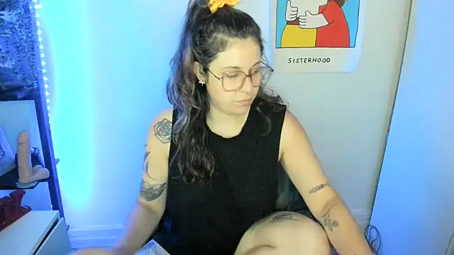 Snapshot of Rosiee69_ chatting on June 19, 2026, 2:21 pm Rosiee69 online show from June 19, 2026, 2:21 pm