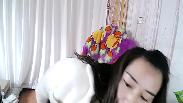 Snapshot of hebe-02 chatting on March 5, 2025, 12:59 am hebe-02 online show from March 5, 2025, 12:59 am