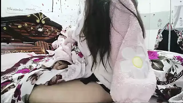 Snapshot of hebe-02 chatting on October 31, 2025, 2:18 pm hebe-02 online show from October 31, 2025, 2:18 pm