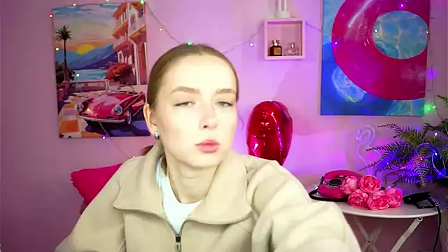 JenniferGraces online show from February 26, 2025, 8:15 am