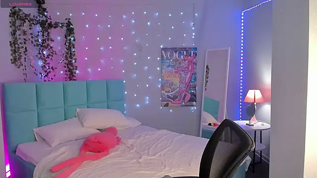 boozekirs  online show from March 27, 2026, 8:26 am