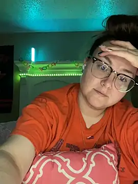 HTXBELLE online show from March 18, 2025, 7:52 am