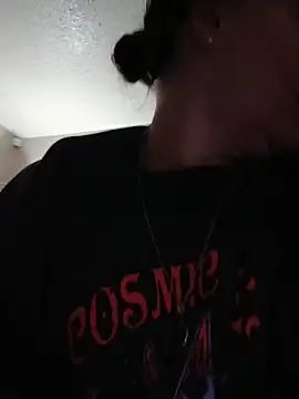 HTXBELLE online show from October 30, 2025, 5:31 am