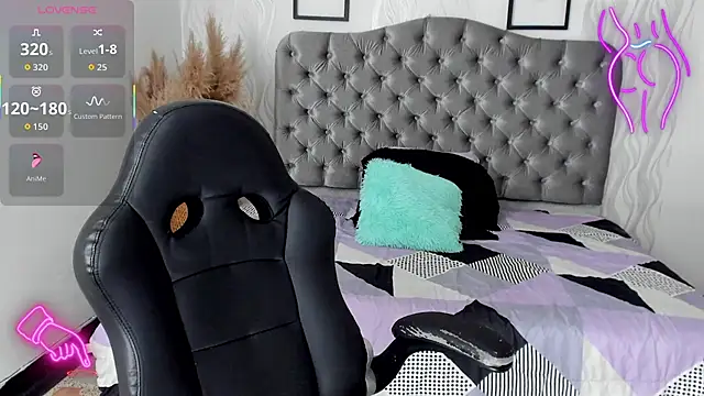 Kath latorre online show from November 12, 2025, 1:11 pm