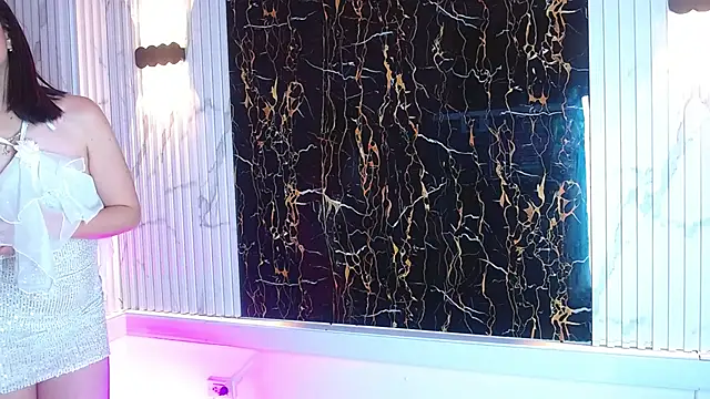 Snapshot of Guxplo_ chatting on March 2, 2025, 9:43 pm Guxplo  online show from March 2, 2025, 9:43 pm