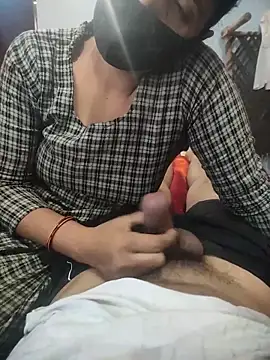 Snapshot of indian_couple4 chatting on October 29, 2025, 3:53 am indian couple4 online show from October 29, 2025, 3:53 am