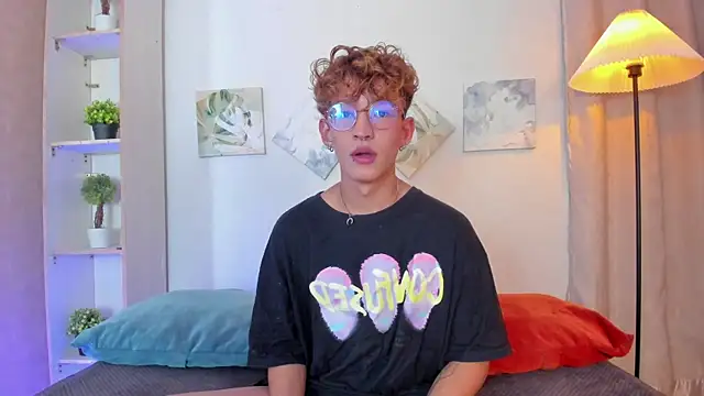 Snapshot of iiangel_ chatting on December 5, 2025, 3:15 am iiangel online show from December 5, 2025, 3:15 am