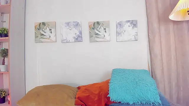 Snapshot of iiangel_ chatting on February 15, 2026, 7:51 am iiangel online show from February 15, 2026, 7:51 am