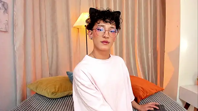 Snapshot of iiangel_ chatting on February 24, 2026, 3:48 am iiangel online show from February 24, 2026, 3:48 am