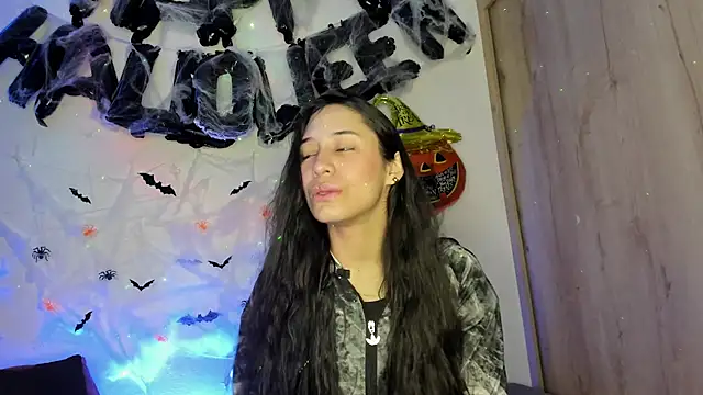 TANIA 06 online show from November 1, 2025, 1:24 pm