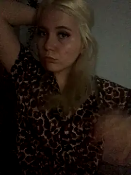 Snapshot of Blondie_Sofia_Essexbabe chatting on October 2, 2025, 11:23 pm Blondie Sofia Essexbabe online show from October 2, 2025, 11:23 pm