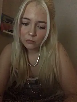 Snapshot of Blondie_Sofia_Essexbabe chatting on October 5, 2025, 10:51 pm Blondie Sofia Essexbabe online show from October 5, 2025, 10:51 pm