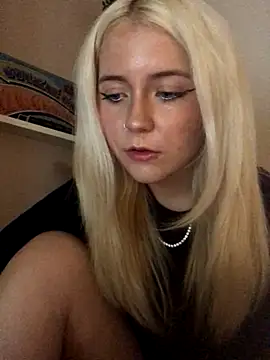 Snapshot of Blondie_Sofia_Essexbabe chatting on October 14, 2025, 10:43 pm Blondie Sofia Essexbabe online show from October 14, 2025, 10:43 pm