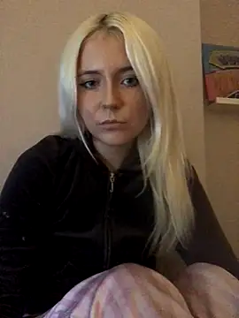 Snapshot of Blondie_Sofia_Essexbabe chatting on October 15, 2025, 9:26 pm Blondie Sofia Essexbabe online show from October 15, 2025, 9:26 pm