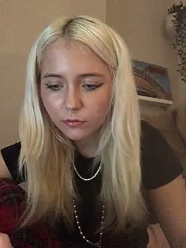 Snapshot of Blondie_Sofia_Essexbabe chatting on October 16, 2025, 8:43 pm Blondie Sofia Essexbabe online show from October 16, 2025, 8:43 pm