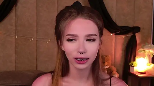 Sierra Fane online show from September 8, 2025, 8:41 pm