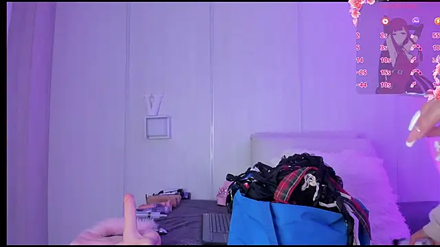 sasha riverss online show from October 27, 2025, 7:40 pm