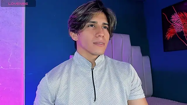 Allex Cano online show from October 10, 2025, 3:38 am