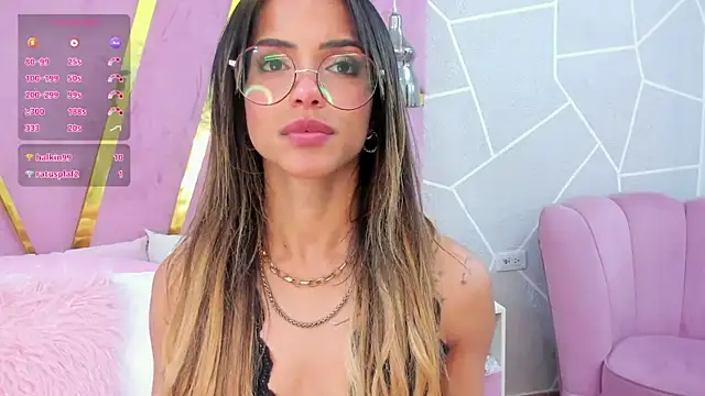 EmmyCortez online show from March 11, 2025, 8:09 am