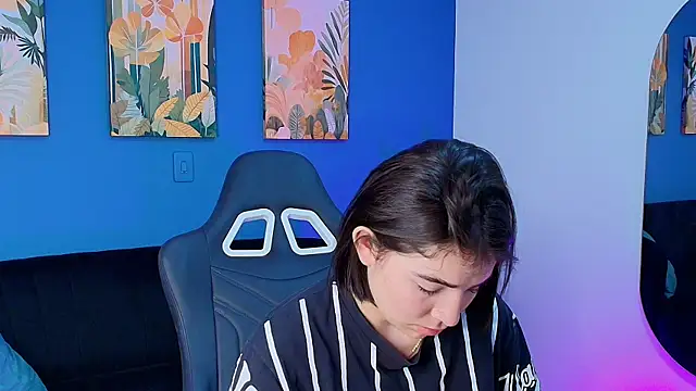 Zamira Taylor online show from September 25, 2025, 7:56 am