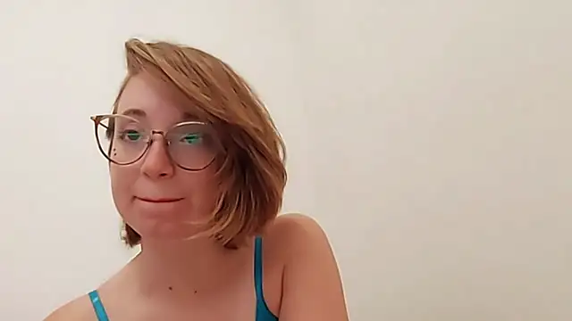 Elise Nyx online show from September 9, 2025, 2:38 pm