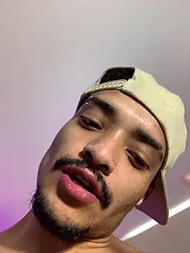 eross chipre  online show from December 4, 2025, 7:55 pm