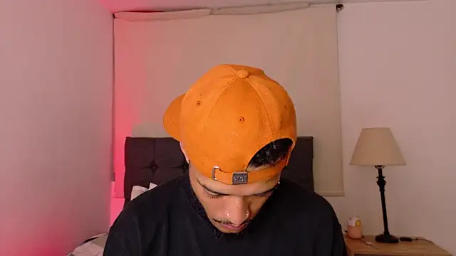 eross chipre  online show from April 5, 2026, 3:15 am