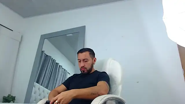 sebastian colle online show from March 3, 2025, 12:16 pm