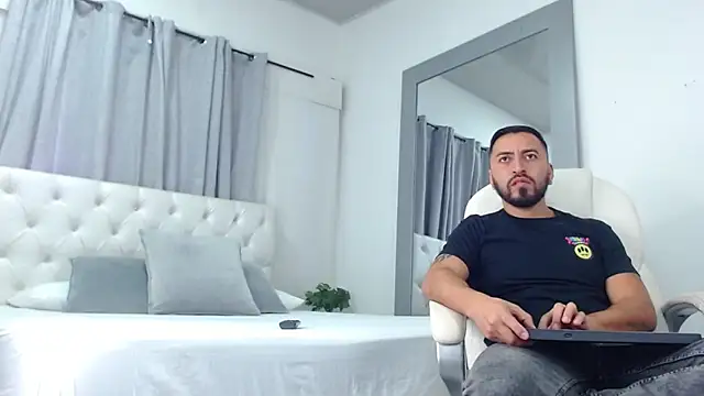 sebastian colle online show from March 18, 2025, 12:25 pm