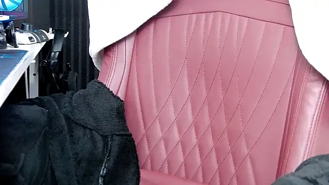 Snapshot of SophieRay92 chatting on March 6, 2025, 5:54 pm SophieRay92 online show from March 6, 2025, 5:54 pm