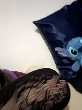 Snapshot of lola__med chatting on January 7, 2026, 12:35 am lola med online show from January 7, 2026, 12:35 am