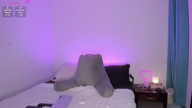  lucianapalmer online show from January 9, 2026, 7:48 pm