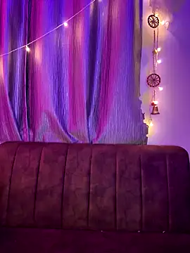 Dishasarmaa05 online show from September 15, 2025, 5:13 pm