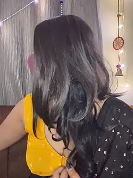 Dishasarmaa05 online show from October 23, 2025, 1:54 pm