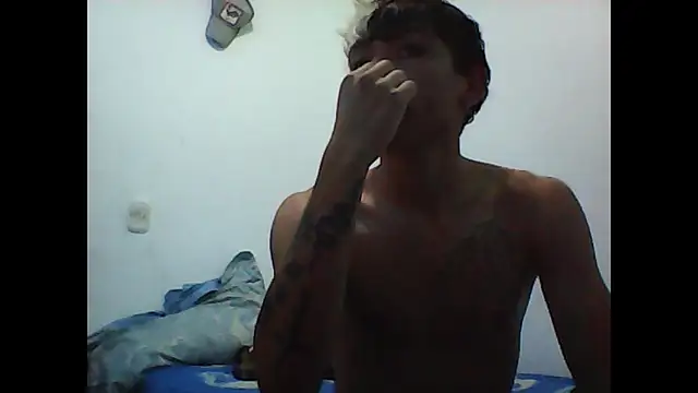 Snapshot of Dragonflyyp chatting on February 20, 2025, 12:41 am Dragonflyyp online show from February 20, 2025, 12:41 am