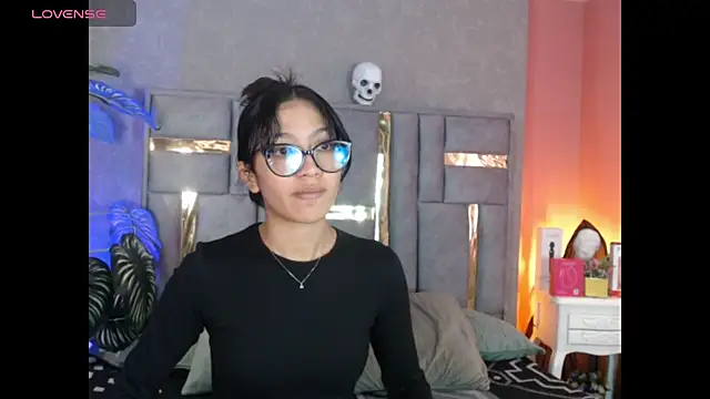 Tyla Ks online show from October 11, 2025, 7:34 pm