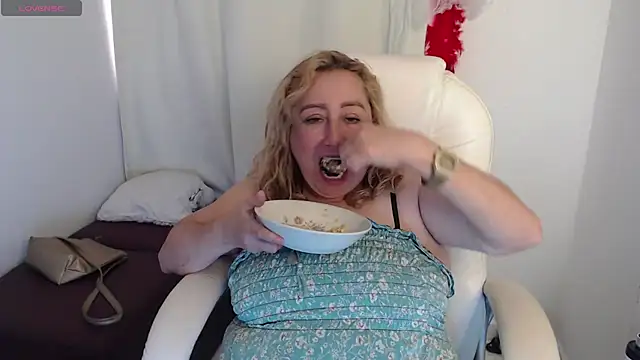 Mature 2025 online show from November 26, 2025, 5:47 pm