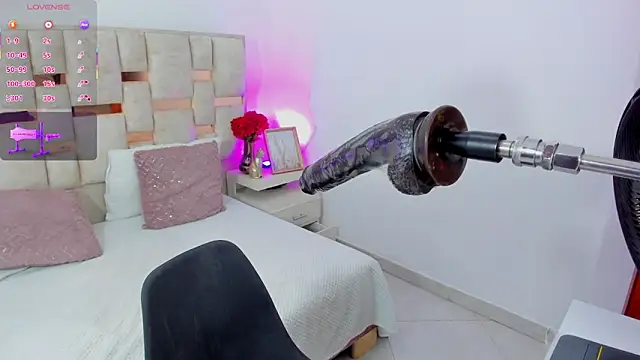 cutie sarax1 online show from September 28, 2025, 12:21 pm