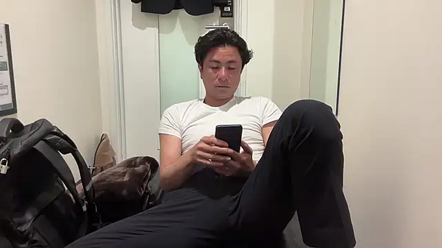Snapshot of masato1115aa chatting on May 15, 2026, 11:50 am masato1115aa online show from May 15, 2026, 11:50 am