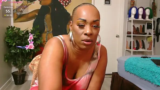 Queenanitadix online show from January 29, 2025, 7:32 pm