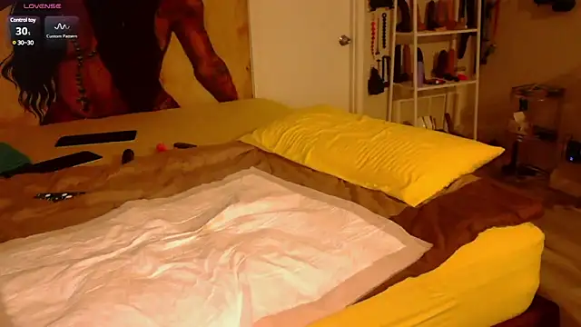 Queenanitadix online show from March 15, 2025, 12:56 pm