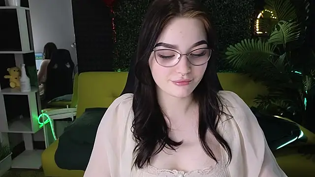 milliedoll online show from March 9, 2025, 8:18 am