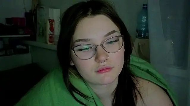 milliedoll online show from October 19, 2025, 12:39 pm