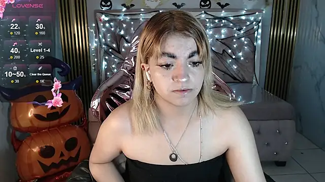 lili conor s online show from October 9, 2025, 3:48 am