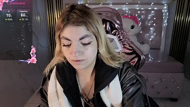 lili conor s online show from November 2, 2025, 3:42 am